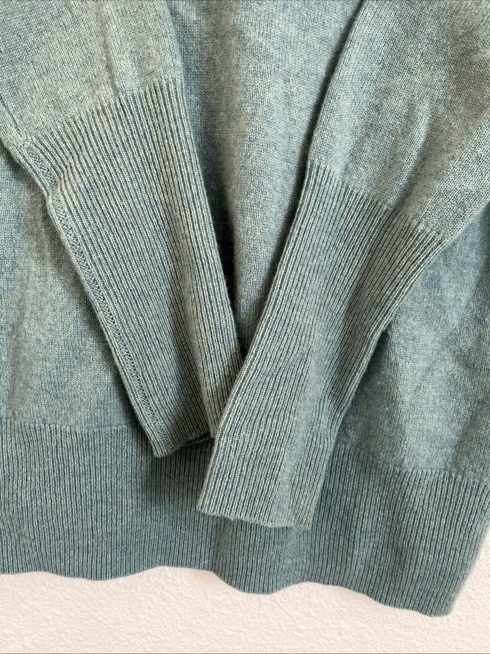 J Crew Collection Italian Cashmere V-Neck Sweater Blue Heather Luxury XS Preppy - Picture 7 of 7